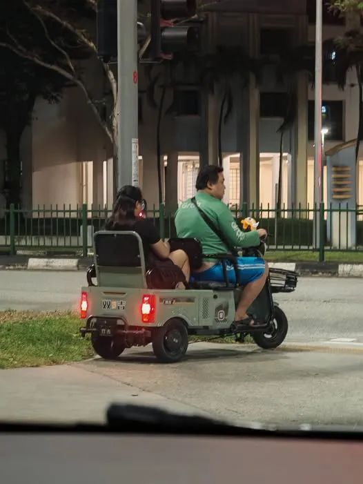 在新加坡，開這種車是違法的