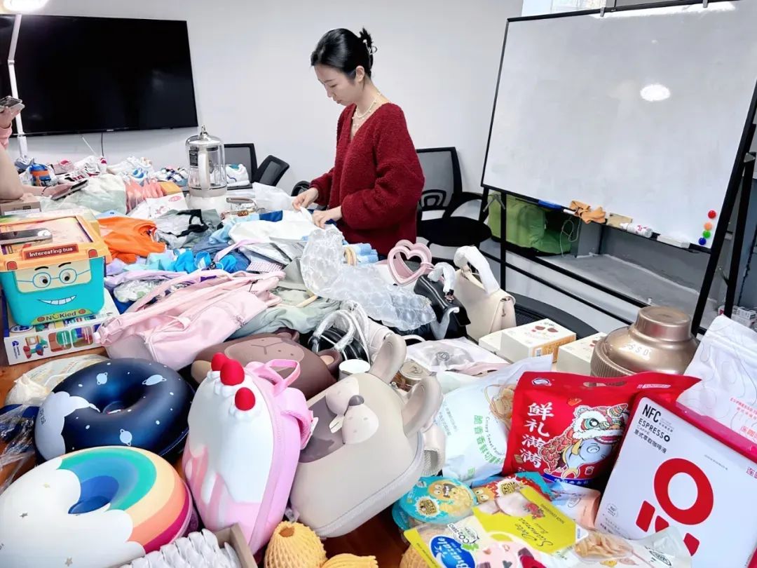 衣服反季買，別墅靠大海！