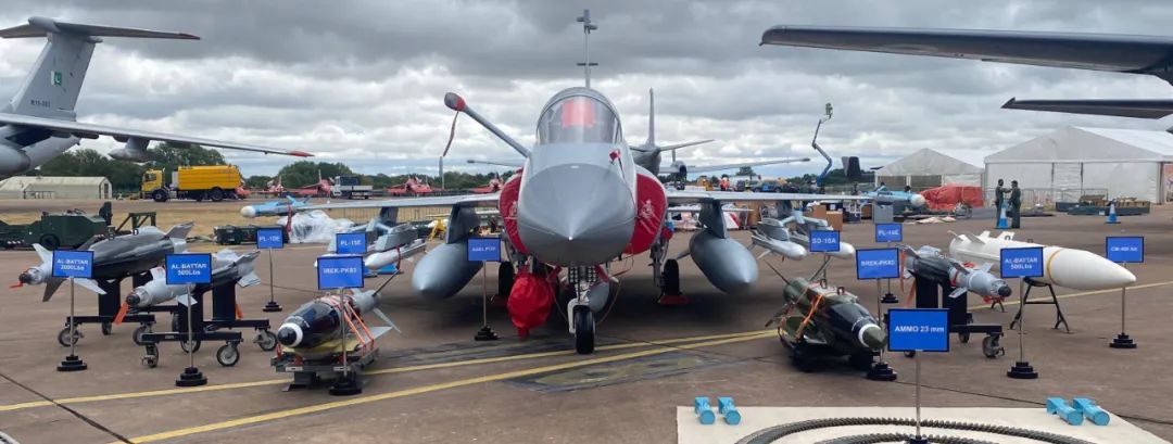 梟龍3型戰機攜全套中式機載尖端武器，亮相英國航展