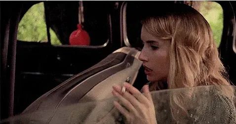 開車最掉價的瞬間：不是車舊，是上車那股味讓人直皺眉！