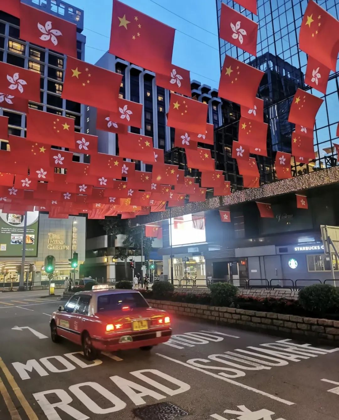 為了慶祝香港這件大事！港府大手一揮全部免費！