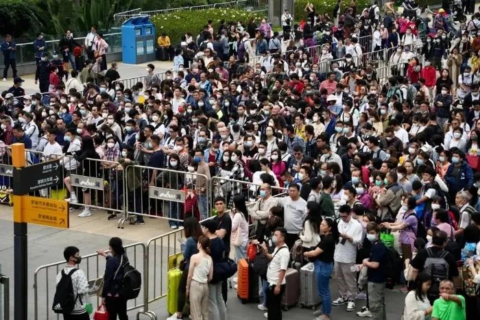 全港圍觀！這個五一假期，香港再現人山人海！
