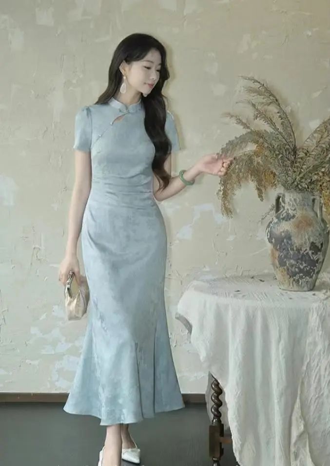春夏流行的東方美學旗袍，典雅又溫柔！
