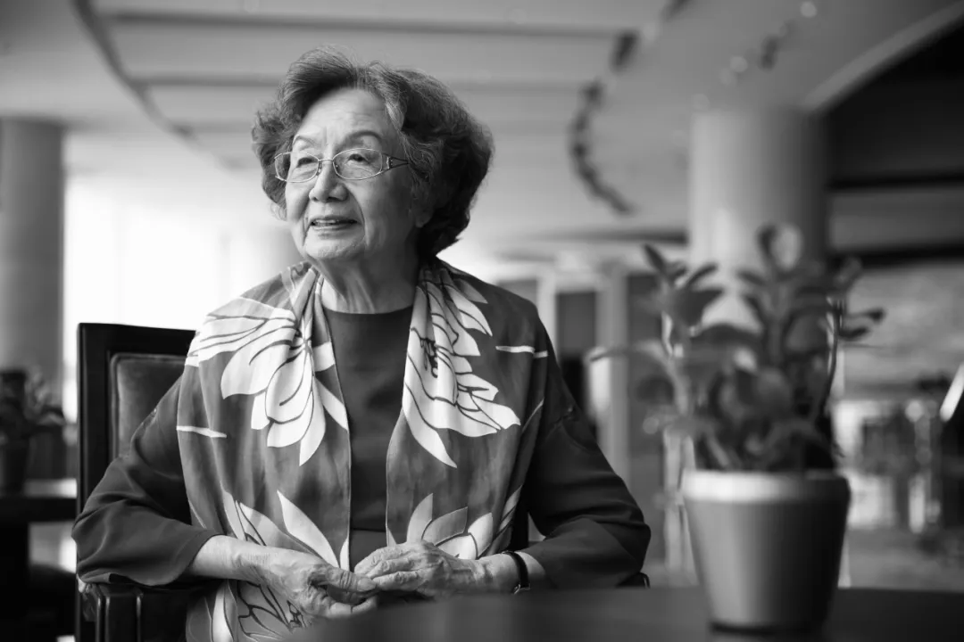 雨中淚別葉嘉瑩：詩詞的女兒，不朽的蓮心