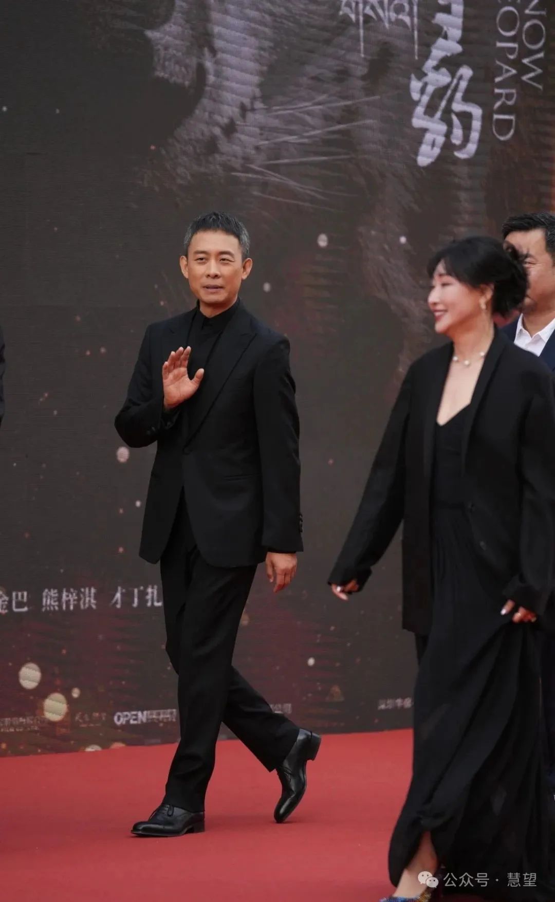 當張譯再度拿到華表獎影帝時，卻宣佈息影，深層原因絕非激流勇退那麼簡單