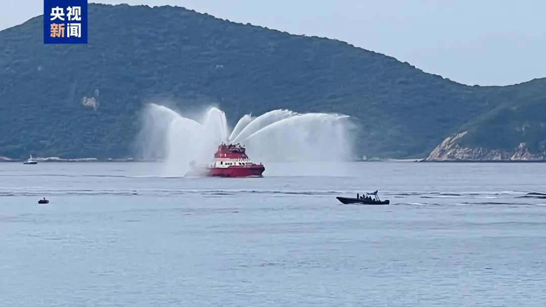 現場影片！山東艦航母編隊抵達香港