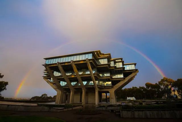 加州大學聖迭戈分校：27位諾獎得主，UCSD校園外就是海岸線｜心理學/認知科學/臨床心理/藥物濫用跨學科研究