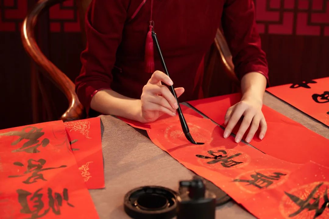 你們要的新年文胸來啦！舒適有型，喜慶紅火，由內而外“紅”運滿滿