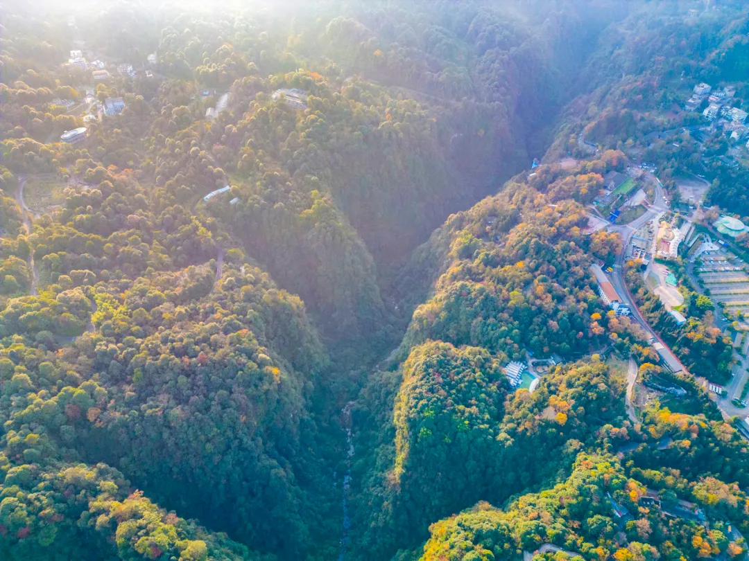 四川最佛系的安逸小城，比成都便宜，比樂山人少，包攬半個川西的美景，想辭職來養老！