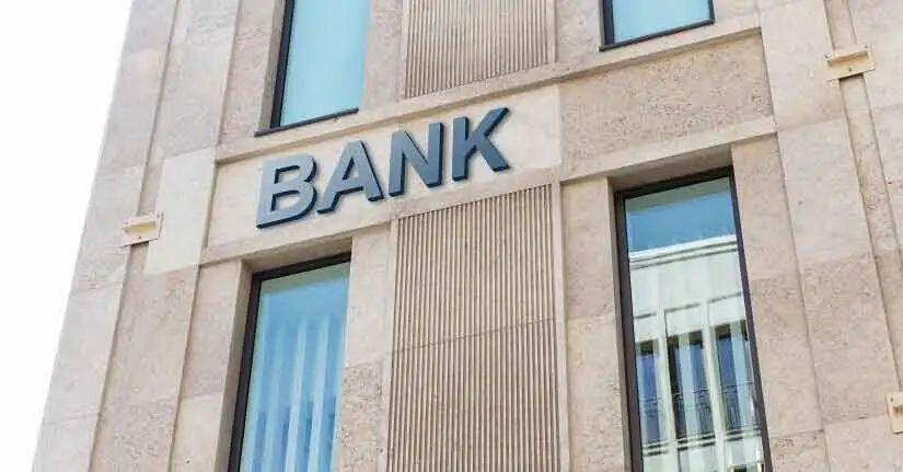 透過上市銀行年報看金融科技五個變化