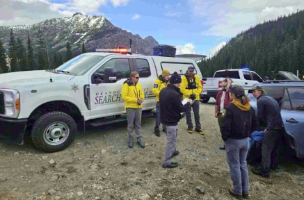 美國｜“絕地求生”！登山者攀巖墜谷，造成3人死亡，他重傷花數十小時找到電話求生