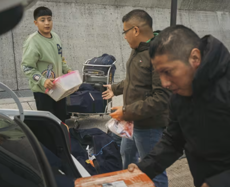 史上最牛快遞員，每次B簽證入境美國送貨，一次賺1500美元