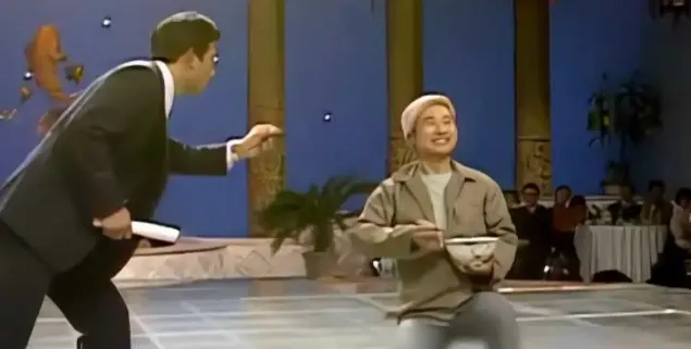“小品之王”陳佩斯：把央視告上法庭，賠了33萬，退出春晚26年，賠錢、負債卻無怨無悔，如今70歲兒孫滿堂，他過得怎麼樣了？