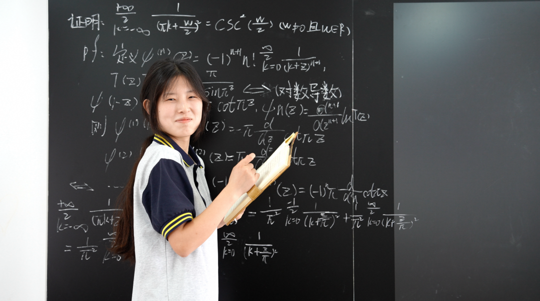 17歲、93分、全球第12名…中專女生“逆襲”刷屏全網，她身後還有一位“伯樂”