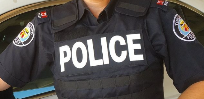 多倫多華裔警官案件纏身：向18歲少年連開4槍，被裁定“過度使用武力”！